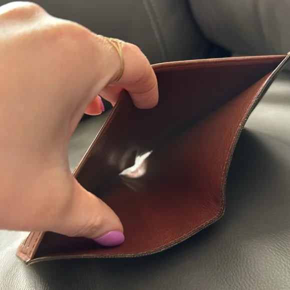 Louis Vuitton Monogram bifold wallet.FREE SHIPPING! - Picture 6 of 7